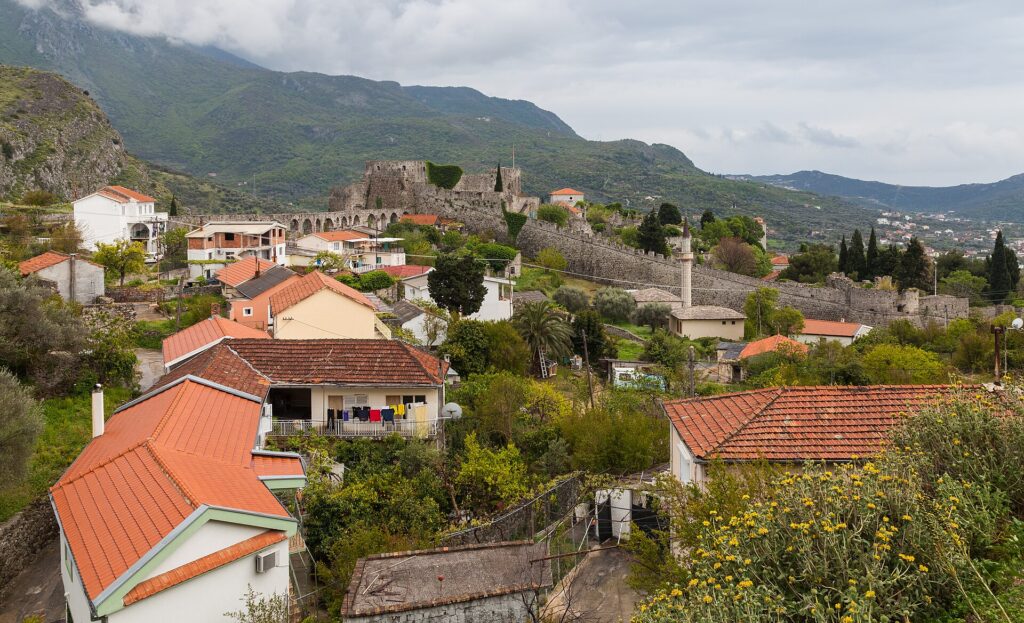 Stari Bar: Ruins of the old town: our open-air classroom